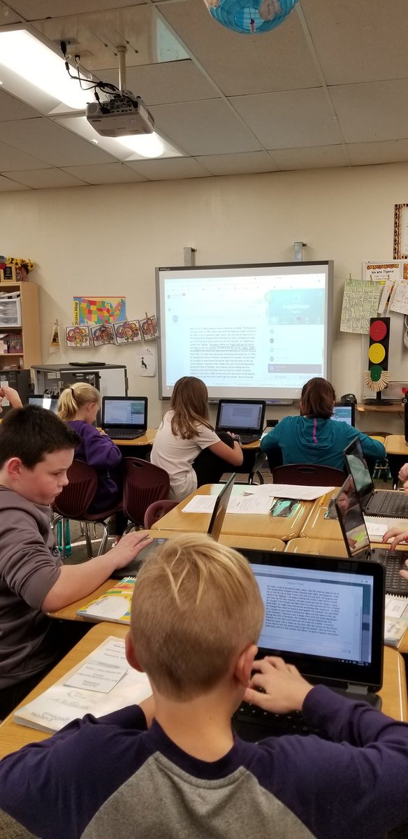 MrsGrage's tweet photo. Students enjoyed using @Seesaw tools to identify main ideas and practice adding comments to the work of other classmates. @MsDraeger @Chelsea_Tigers #chelseapride https://t.co/omb1zV9Exg