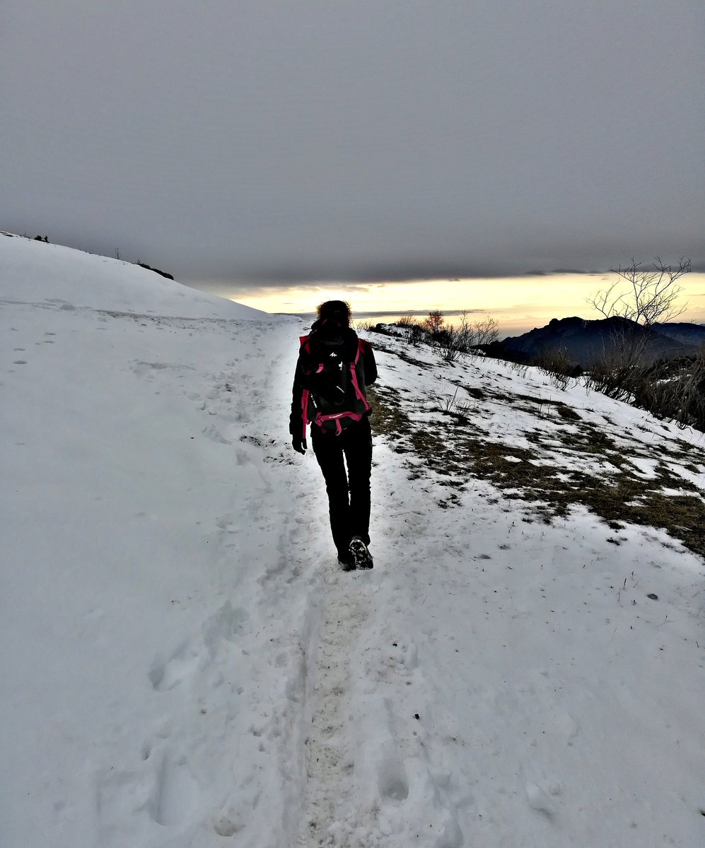 Zelda03938411's tweet photo. Anche le vite più dense e piene possono nascondere un vuoto profondo...
#freedom #freespirit #mountains #leccomountains #irregularwriter #trekking #mountaineering #pensieri https://t.co/8yBxZ8gV5i