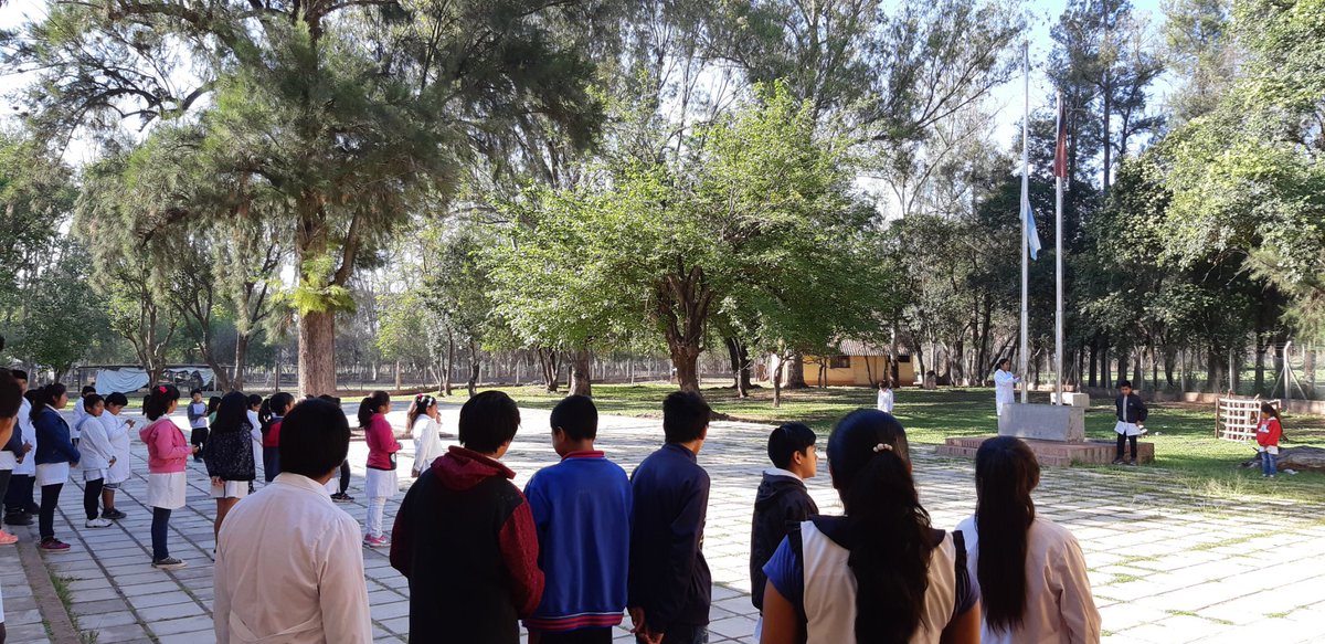 Zule_G's tweet photo. Aula Digital Móvil-Cambio de pilas. Escuela 4408 Manuel Lainez - Chicoana Salta, junto a la ETT Paola Maita. @SaltaConectados @MaggieRuizV @PaolaMaita7 https://t.co/jXDR6elrT0