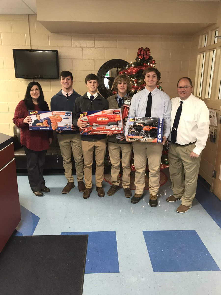 Generals_BB's tweet photo. The Generals want to thank Boynton Elementary for teaming up with us for our community service project "Swinging for Santa." A special thanks to principal Jennifer Scott, assistant principal Stephanie Feur and counselor Jennifer Bell.#realblessing https://t.co/7tUy6LKSll