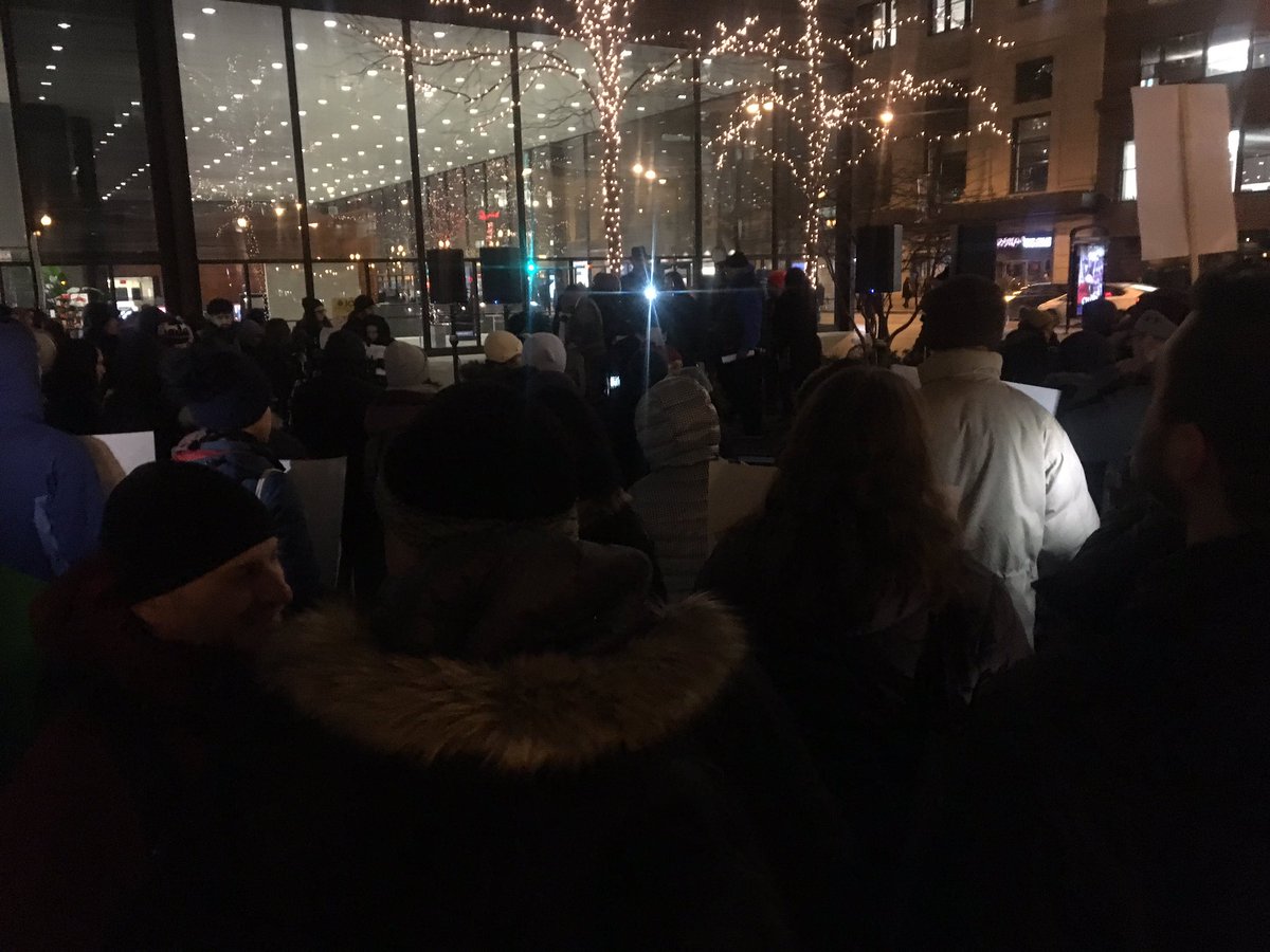 773amram's tweet photo. I’m proud to stand with @FoodDepository and #protectingimmigrantfamilies to protect families from having to chose between food, housing, or healthcare and staying together. https://t.co/XHrVl1sbvp