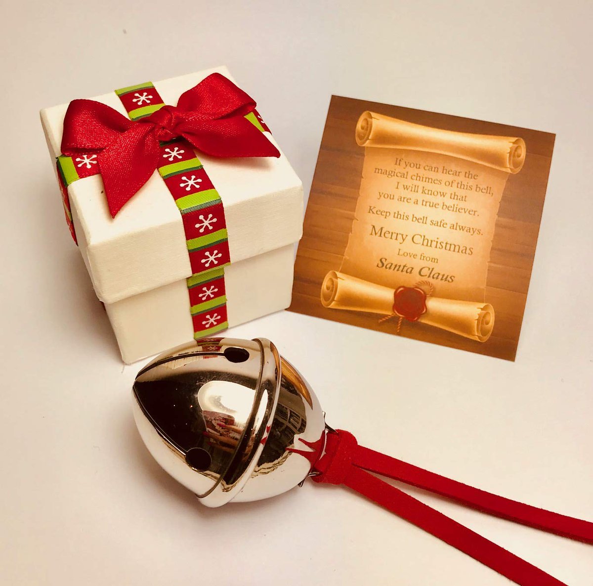 daviddomoney's tweet photo. Follow &amp; RT to enter my Free Prize Draw for a chance to win a special bell that only #FatherChristmas can hear and some Nordic baubles for your tree.

Closes 11:59PM on 09/12/18  T&amp;C's 👉 https://t.co/wiLIG6xJ5U     
#FreebieFriday https://t.co/NqZim7qb3D