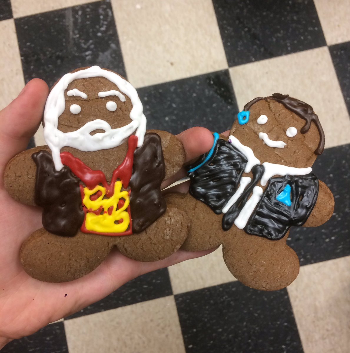 Hank and Connor Gingerbread.. run run run, little deviant
#DetroitBecomeHuman #dbh #ConnorArmy #connordbh #hankdbh