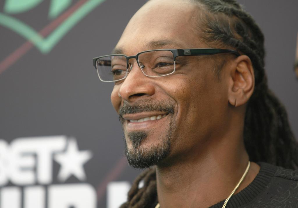 dbnewsjournal's tweet photo. Snoop Dogg to 'Puff Puff Pass' on Daytona https://t.co/TfGQJfbKMm https://t.co/xT3aykAh1C