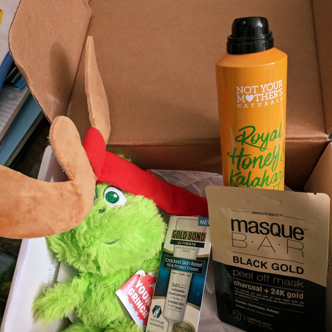 Cindykitten's tweet photo. ahhh my #letitsnowvoxbox is here! https://t.co/14WWBGHo5V