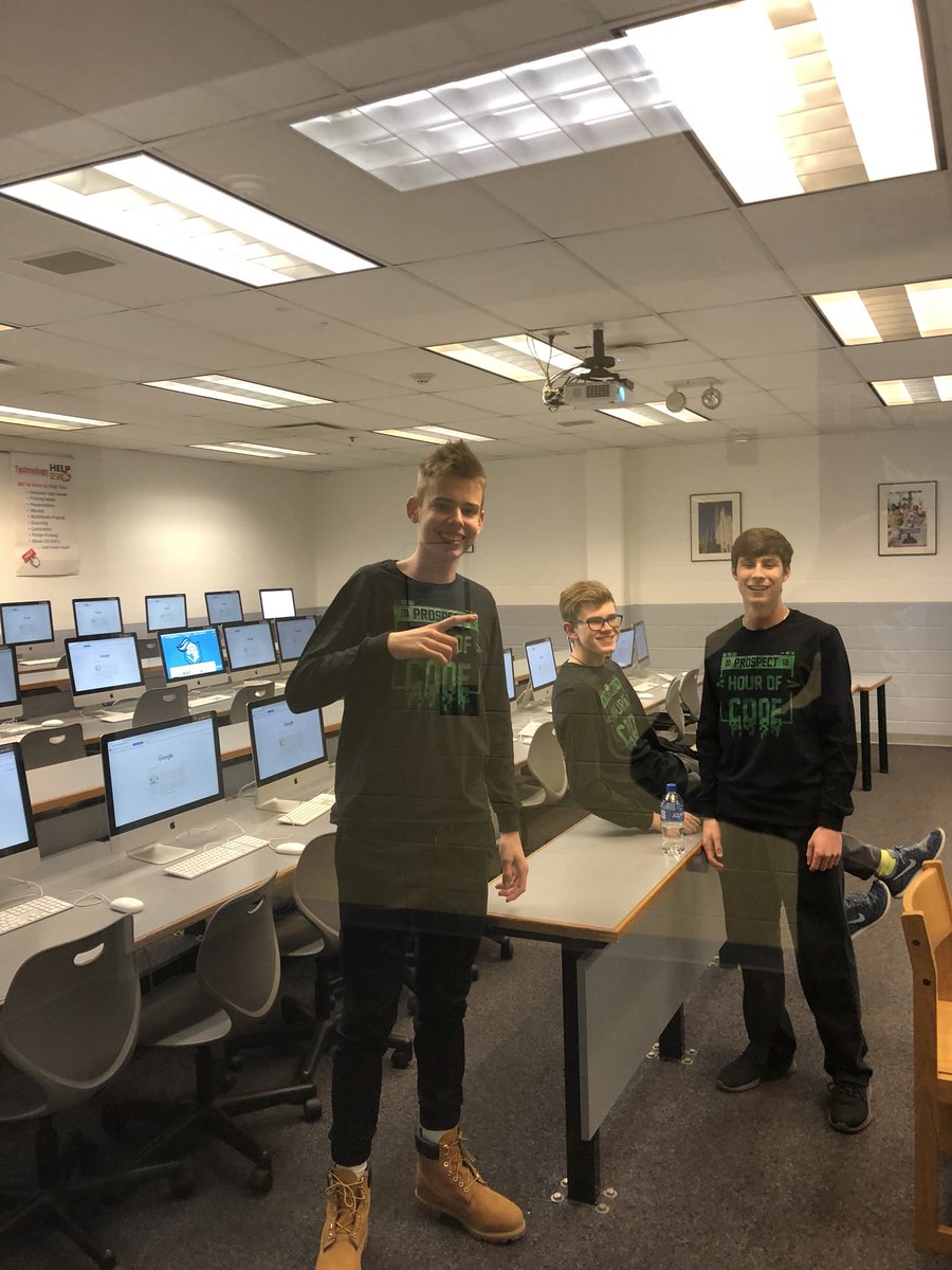 PaulHennig1's tweet image. Preparation for #hour_of_code hosted by @KnightsofPHS @d214CareerDisc