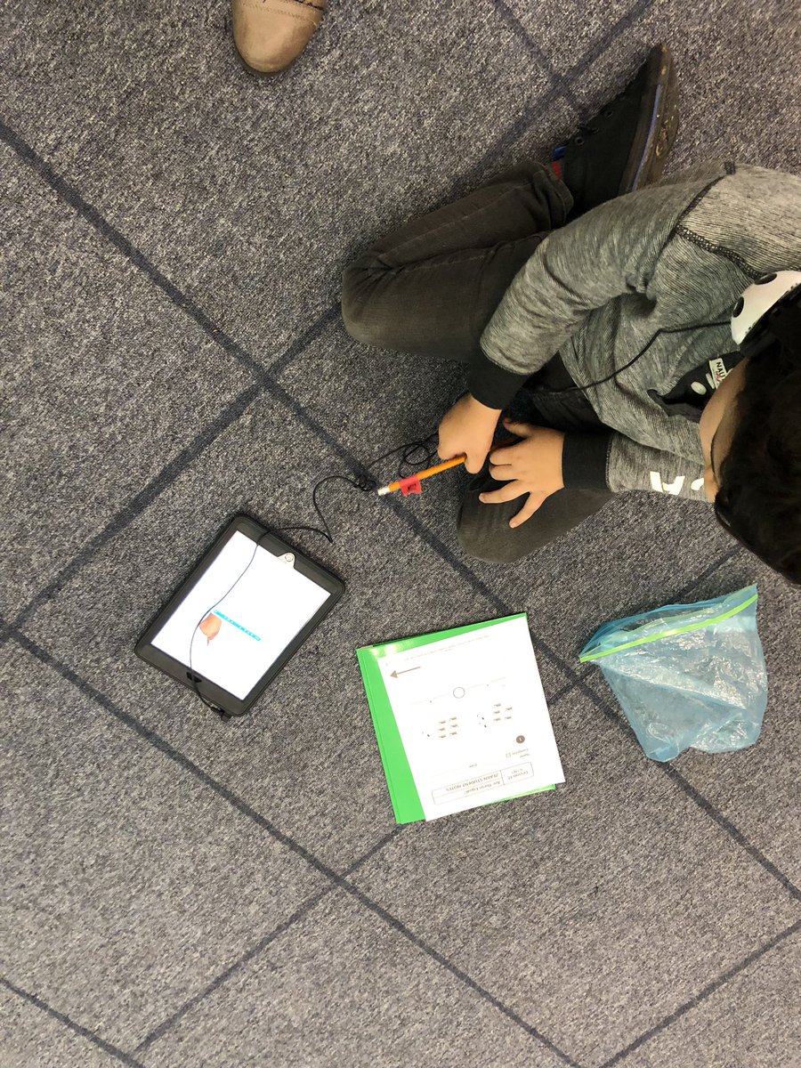 MsCondonsClass's tweet photo. New math setup this week!! Ss use Zearn to help understand grade level math. They ❤️ taking notes and passing the tower of power 💪🏽. It is working too, more exit tickets per Lesson have been mastered than ever before! #SCSDSuccess #FlexibleContent @PorterElemSCSD @SyracuseSchools https://t.co/QCzeF5n7D1