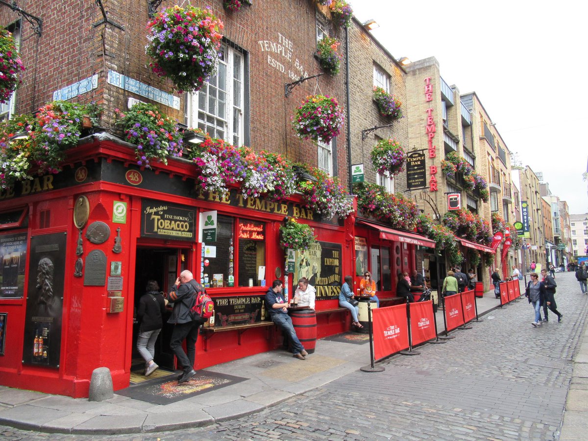 LogosMagazineCC's tweet photo. Interested in travelling abroad? Alana Daly O'Brien writes about her time in Ireland at
https://t.co/MO696VONbB https://t.co/nA5Dq5Chz6