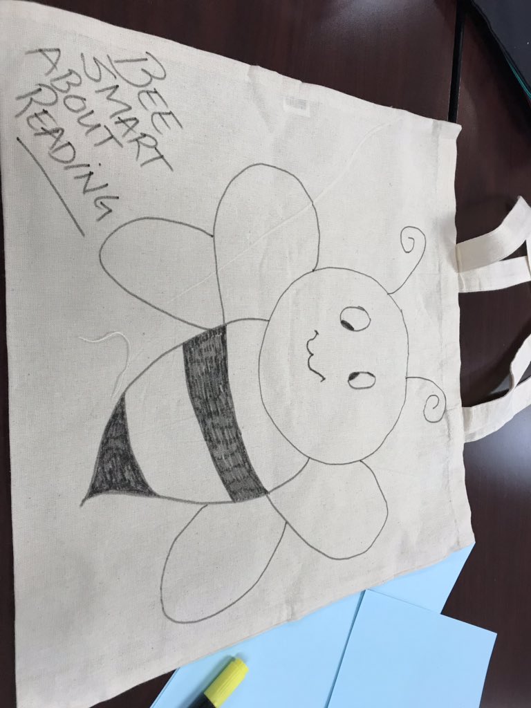 These amazing #WomenUnited decorated and stuffed 120 bags with 12 books each to help prevent reading skills loss during the winter break partnered with @ReadingPals_ program. Committed to helping @FloridaUPSers with 20Mil volunteer hours by 2020!