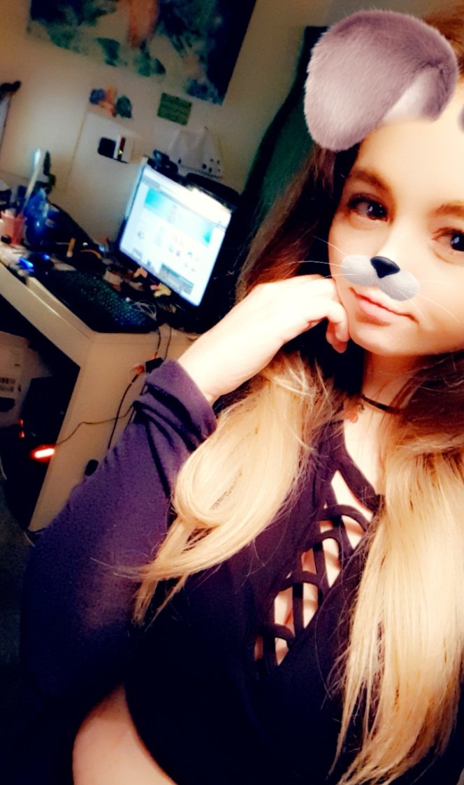 Rhyumiii's tweet photo. Dankkkkkkeee ihr putzis ♥️
War toller 4h stream kurz aber sweet liebe euch so ♥️

#twitchde #twitchstreamer #cosplay #proud #LeagueOfLegends #unicornbullet #stream #twitch #german #girlstreamer #latenightstream #Community #liebe #vivu #dragoti #eatcheese #esstkäse https://t.co/Uk3RBViP0u