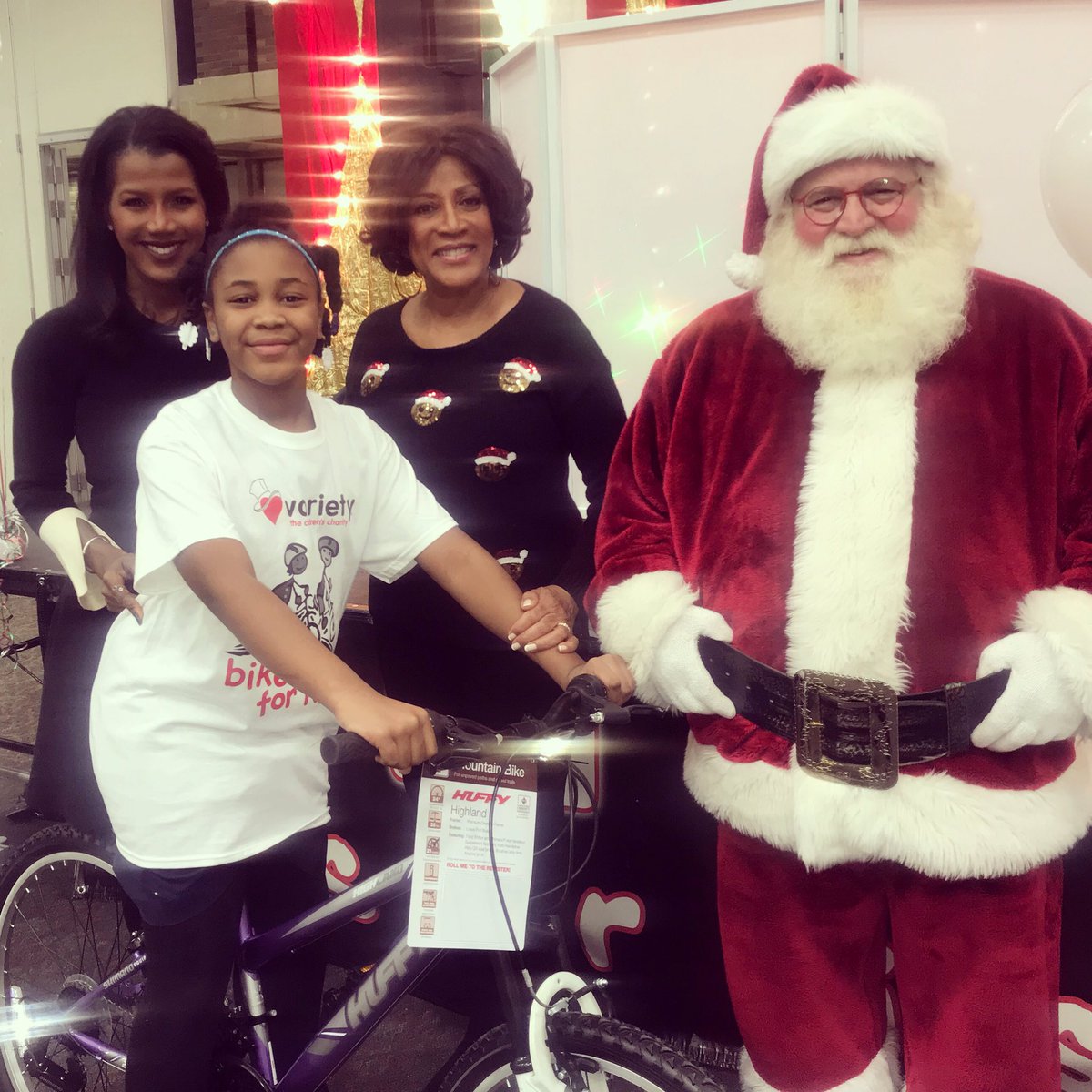 GlendaLewisTV's tweet photo. And the 1st bike goes to... this lovely young lady from @cityofdetroit ๐ค๐ #tobe10again @varietydetroit @wxyzdetroit #bikegiveaway #santa https://t.co/3qPYczTDU1