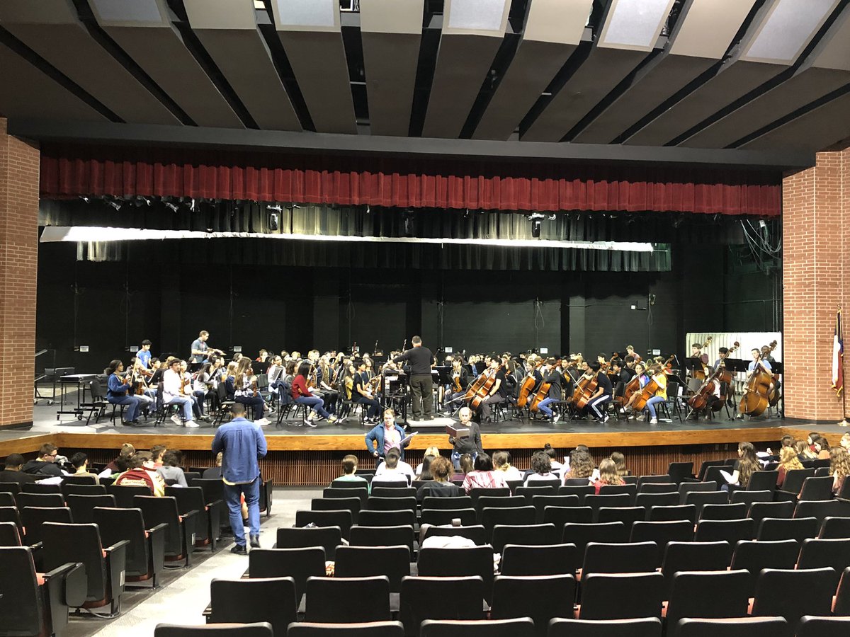 CyWoodsOrch's tweet photo. Cy Woods Orchestra, Band &amp; Choir unite to rehearse Rutter’s Gloria. Amazing students and coworkers make this collaboration possible. Thank you @cywoodschoir @CyWoods212 @cywoodschoir @cywoodwildcatband https://t.co/iTKXy0SX8u