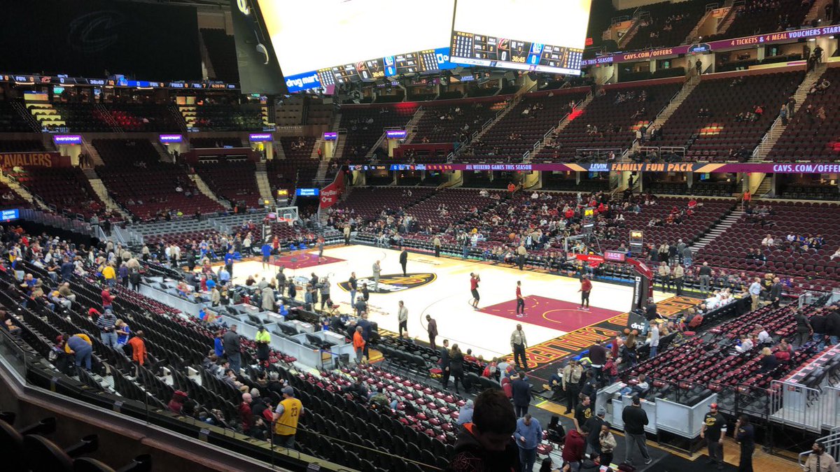 book_nerd9's tweet photo. @TweetQTV my first Cavs game!!! 17/10 would/will come again https://t.co/vmts20rKBb