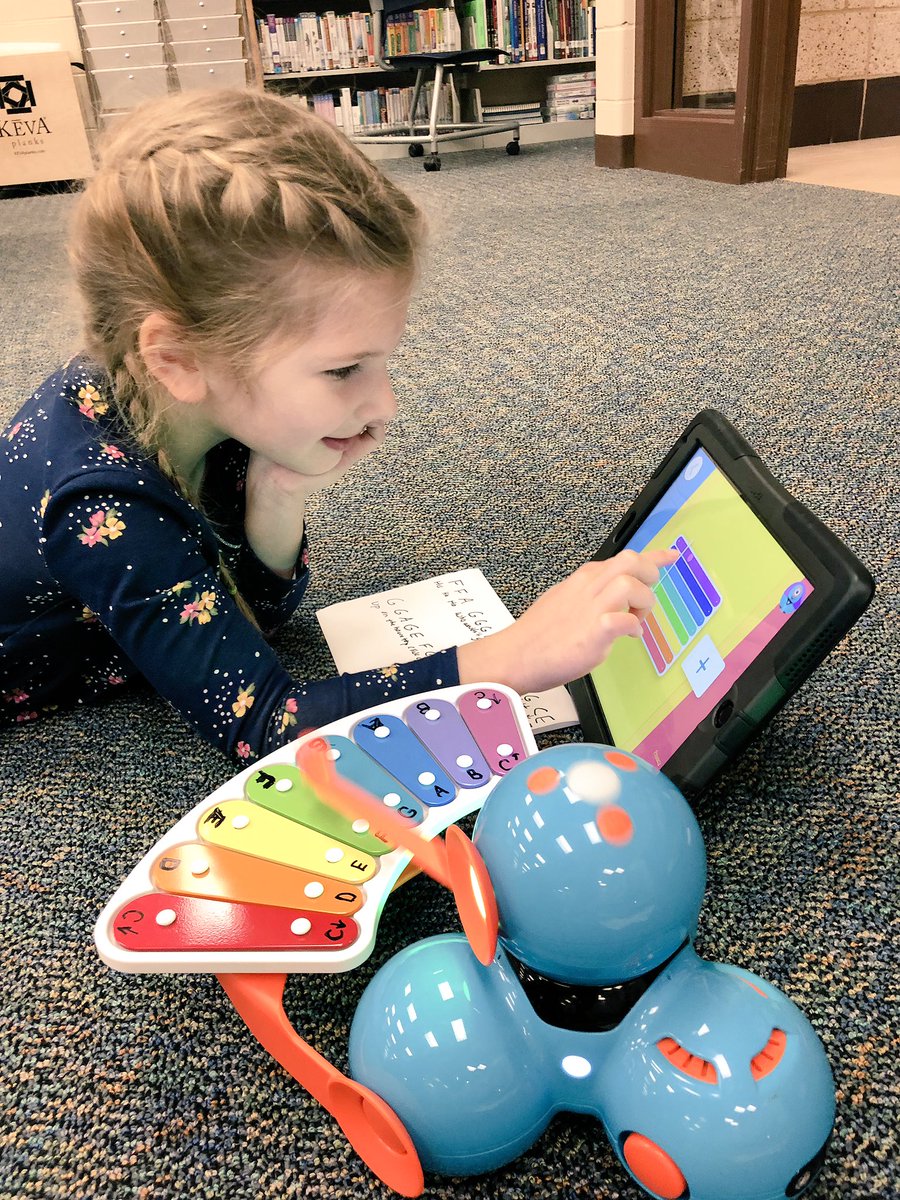 Olsen_BH's tweet image. #BHsailors are coding their way through a 𝕎𝕚𝕟𝕥𝕖𝕣 𝕎𝕠𝕟𝕕𝕖𝕣𝕝𝕒𝕟𝕕 this week for hour of code! #kinderscancode