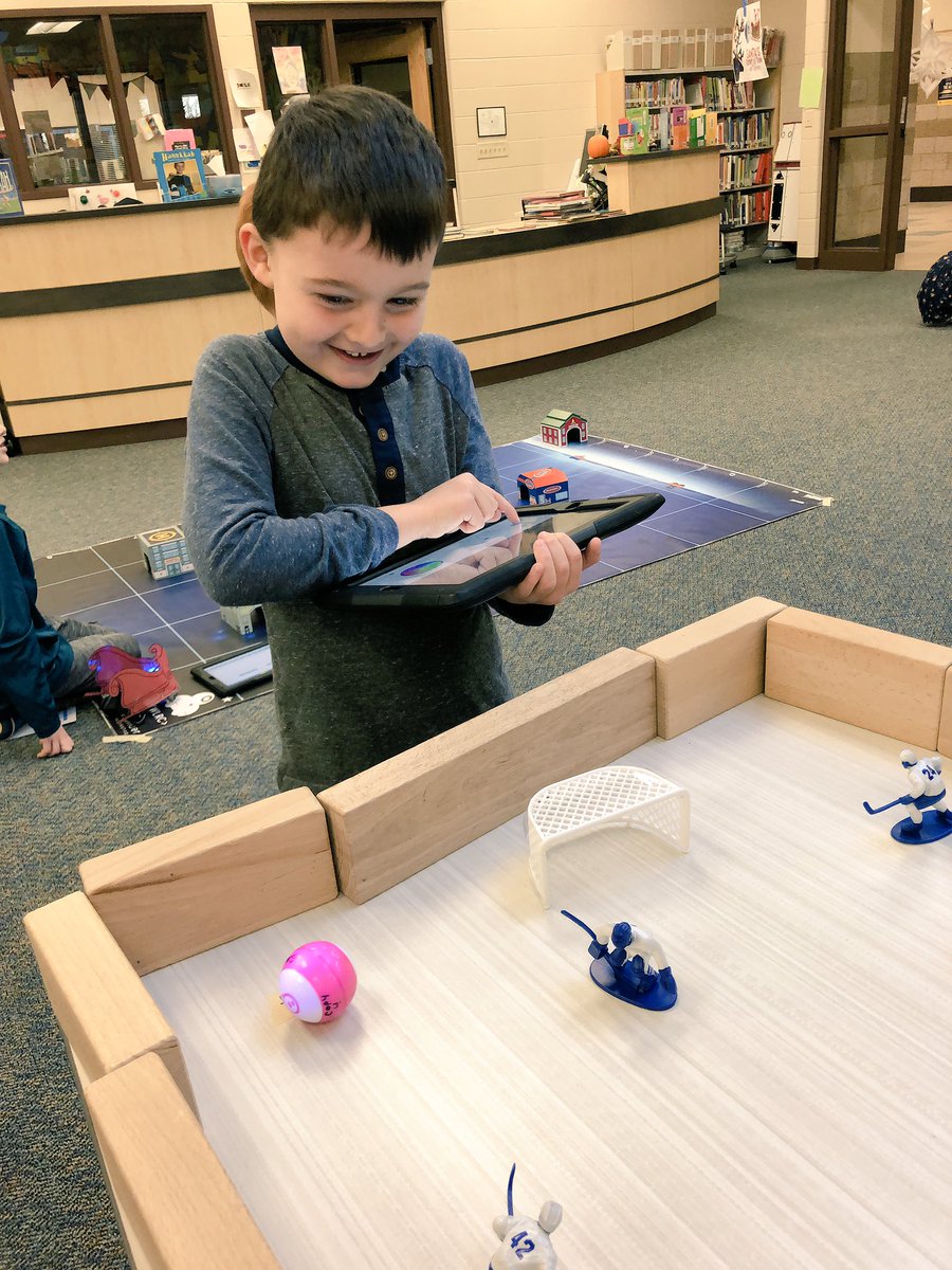 Olsen_BH's tweet image. #BHsailors are coding their way through a 𝕎𝕚𝕟𝕥𝕖𝕣 𝕎𝕠𝕟𝕕𝕖𝕣𝕝𝕒𝕟𝕕 this week for hour of code! #kinderscancode