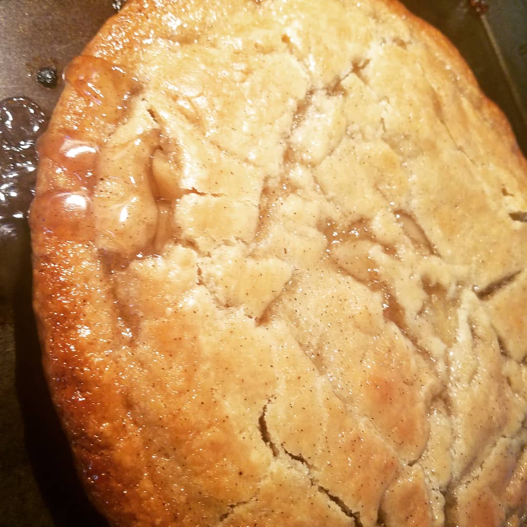 ChefMytisha's tweet photo. My Apple pie https://t.co/TrFfsgl57w