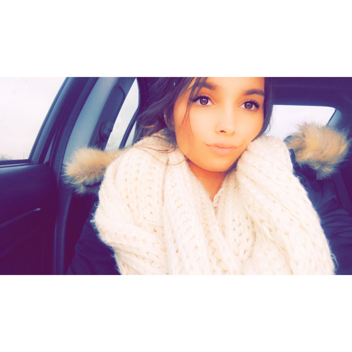 lancer__lex__'s tweet photo. ‘Tis’ the season for hiding under a 10lb scarf ❄️ https://t.co/IA1caRDXG2