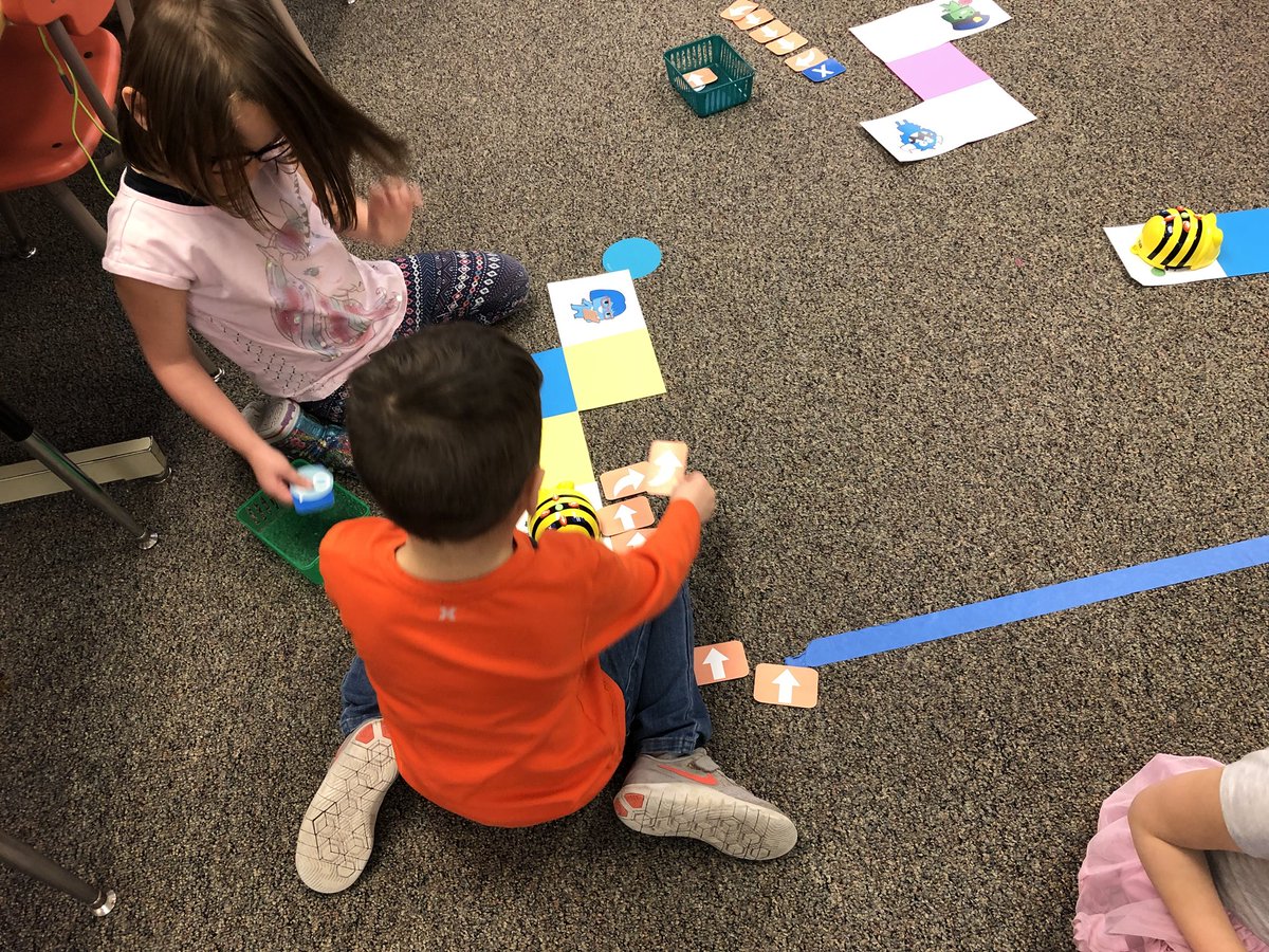 fabprab's tweet image. Kindergarten #CSEDWeek fun with @codesparkapp and beebot! #kinderscancode #LPScompsci