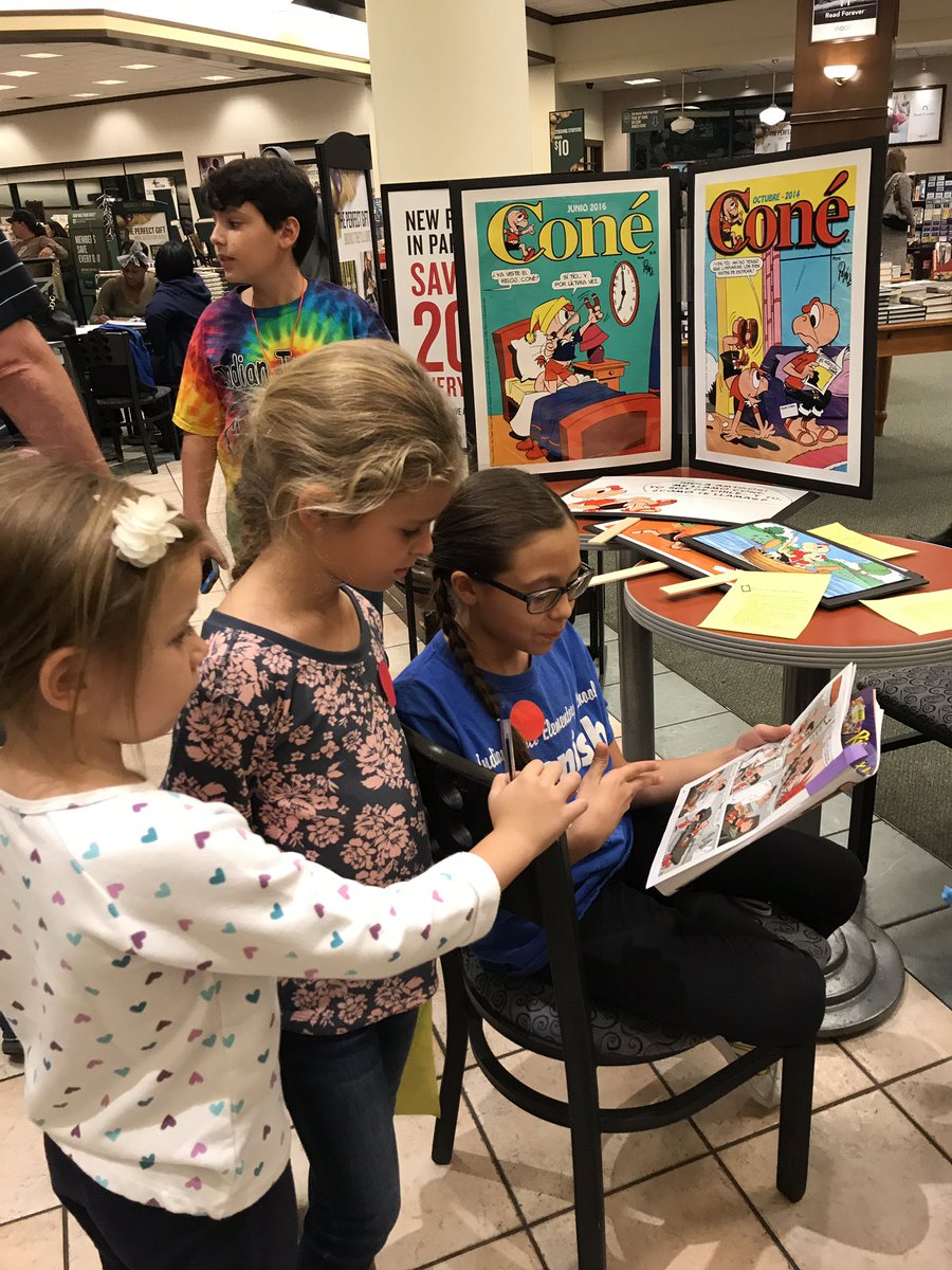 Winder_ITE's tweet photo. Family Night at Barnes and Noble is always so much fun! @IndianTraceElem #itsgreattobeatracer https://t.co/NFt2DBLx9a