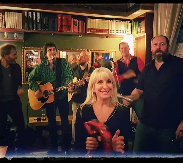 CoachHouseVan's tweet photo. Coach house lounge open mic night Thursday from 7.30pm
Any acoustic instrument, discounts on food and drinks for musicians.
Local craft beer, hand tossed thin crust pizza, from fine wines to whiskeys and speciality coffees https://t.co/L2qA4q7dzc