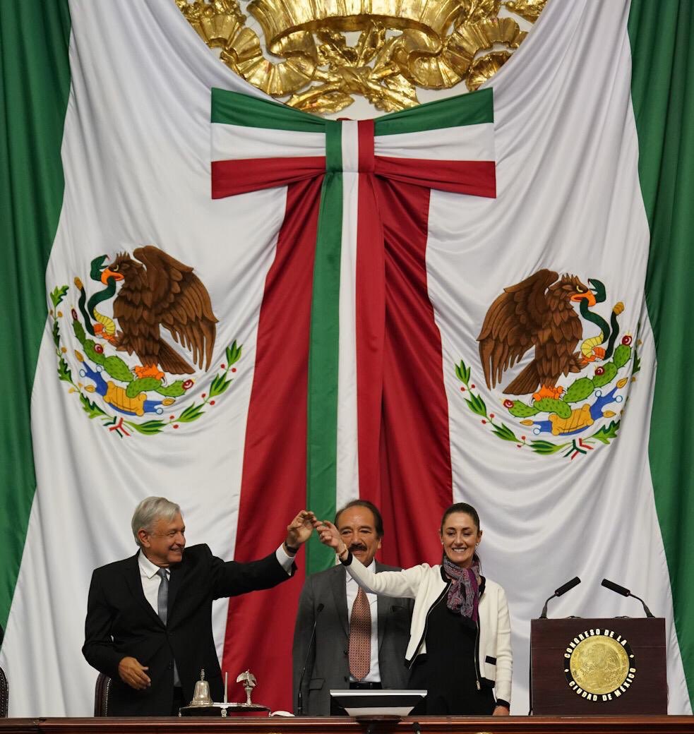 lopezobrador_'s tweet photo. Asistí a la toma de protesta de Claudia Sheinbaum Pardo, jefa de Gobierno de la Ciudad de México. Es una mujer excepcional: inteligente, honesta y con convicciones. Gran ayuda para hacer realidad la Cuarta Transformación del país. https://t.co/XOf8OLFWFV