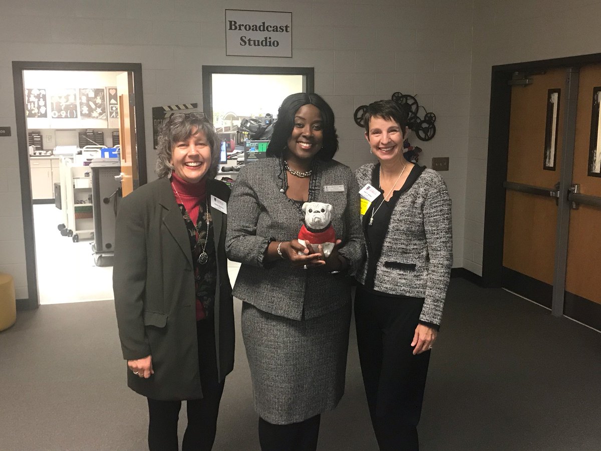 mcanew's tweet photo. University of Georgia's partnership with GCPS Central Cluster schools focusing on Instuctional Conversations at our Vertical and Leadership planning session. Another bulldog now lives at Jenkins Elementary. Welcome to "Black Knight Country". https://t.co/8mCCdriXgr