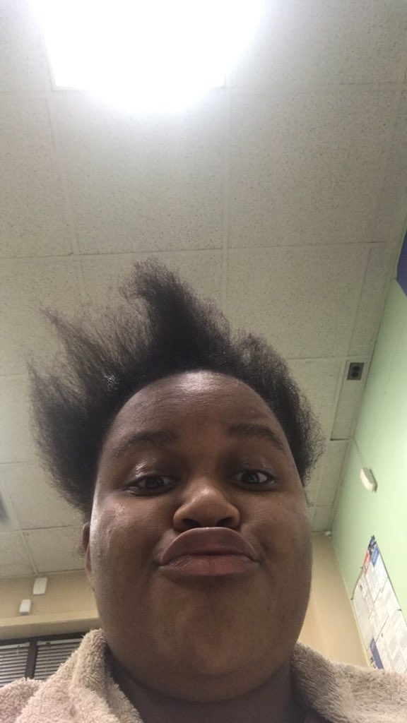 kaykaymid's tweet photo. Roast me bitch #DevinRoasts https://t.co/hB2Q3Ayvc4