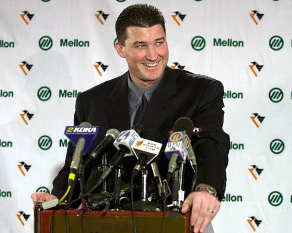 mikecommito's tweet photo. On this day in 2000, @penguins owner Mario Lemieux announced he was coming out of retirement #Hockey365 #LetsGoPens https://t.co/f398QkNvzy