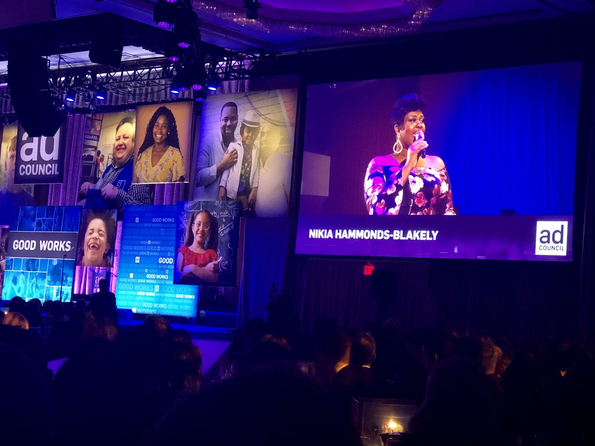 SheKnowsMedia's tweet image. Still inspired by Nikia Hammonds-Blakely, #BlogHer18 speaker &amp;amp; two-time cancer survivor. “Take a moment of pain and turn it into purpose.” #knowyourgirls #AdCouncilDinner