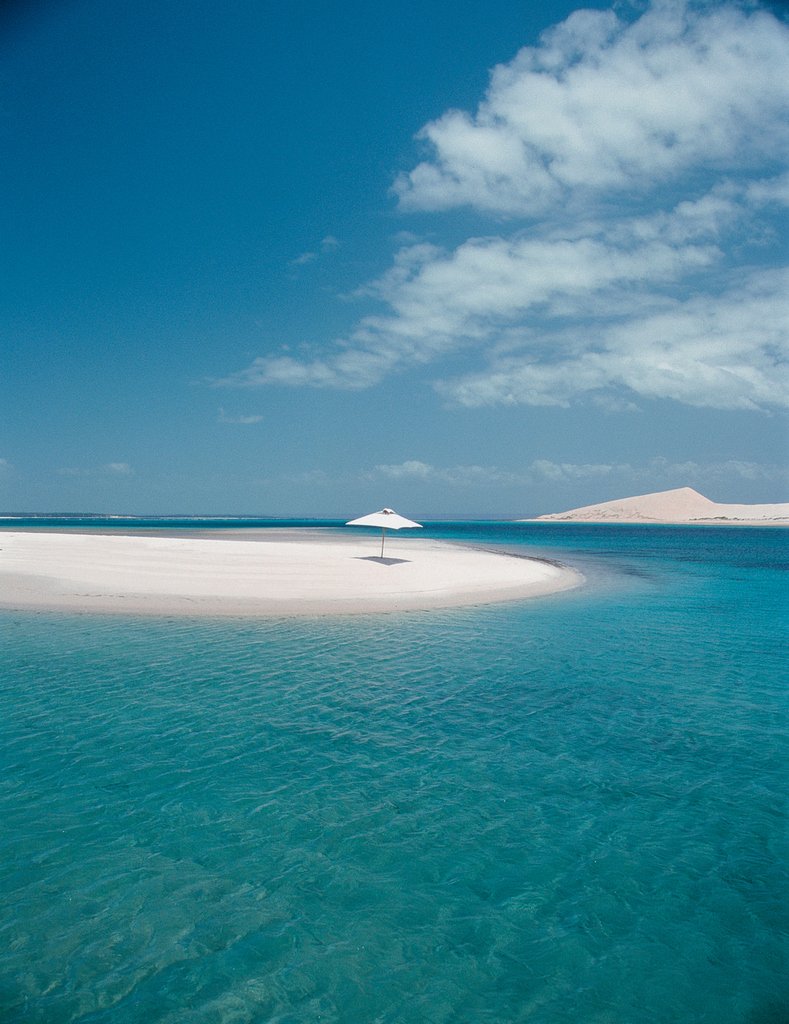 MozCollection's tweet photo. Take a boat ride out to Pansy Island, with Anantara Bazaruto!

 #travel #beach #islandlife #nature #ocean #paradise #vacation #wanderlust #sea #adventure #holiday #travelgram #summer #instatravel #tropical #explore #sun #beachlife #tourism https://t.co/qkEQwGY8e5