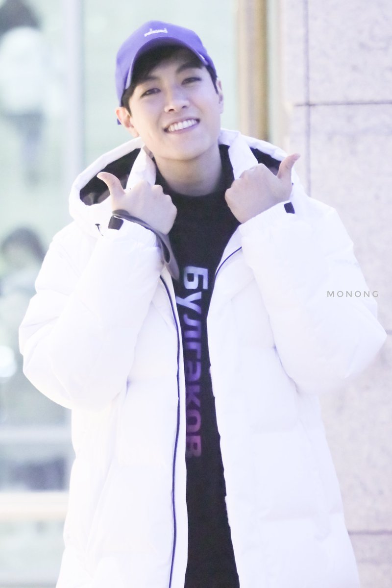 MN___etc's tweet image. 181202 뮤지컬 1446 #황민수 배우님 퇴근길