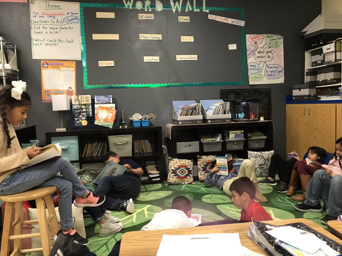 erincolleng's tweet photo. Students enjoying some independent reading #independentreading #comfortablereading #readingispower https://t.co/lOryMy7Ngd