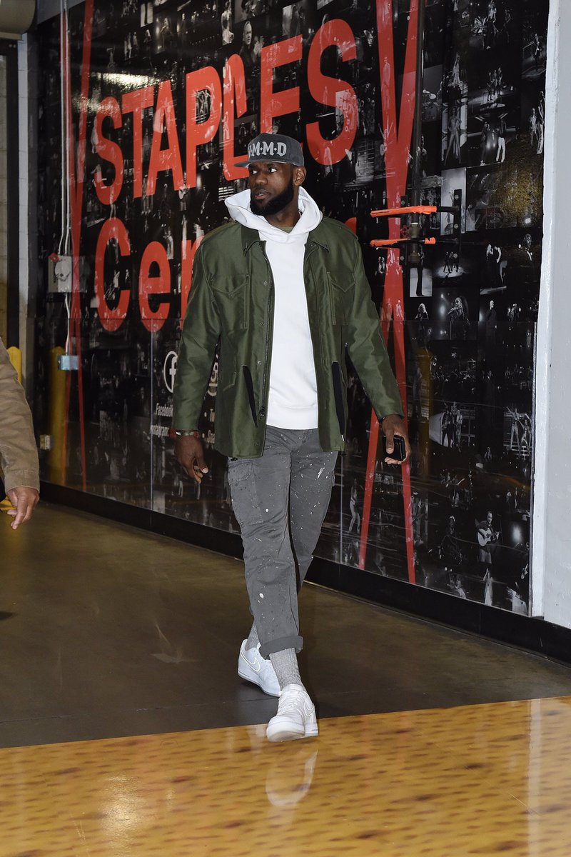 lebron wearing air force 1