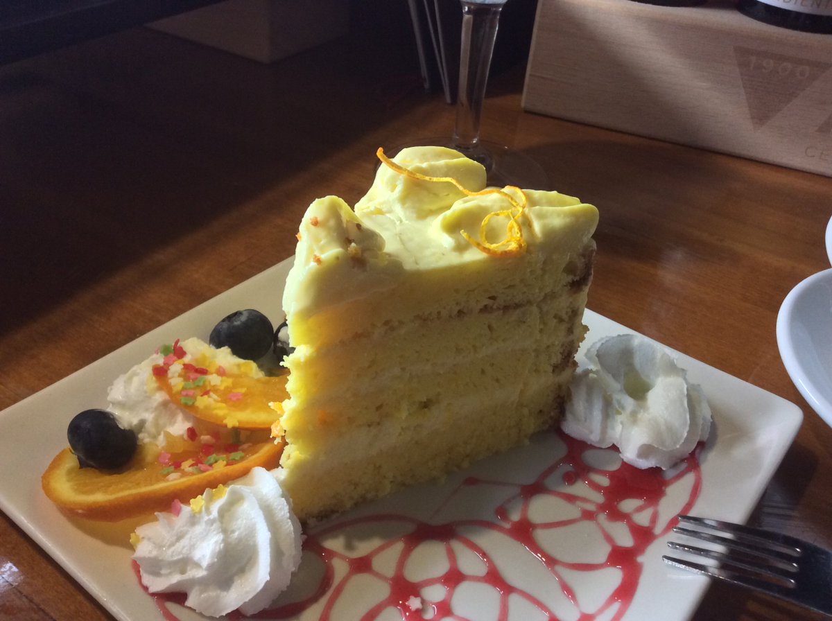 Natasha's #lemon #cake 😍 Only at Cervecerïa ALONE in #Guardamar #Spain