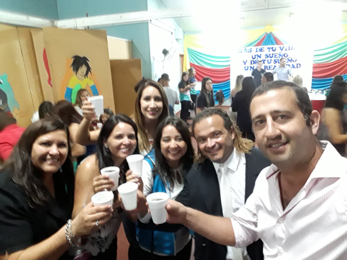 galarza_renzo's tweet photo. SALUD #CEP44 @CristinaFretes4 @Paulasilvero8 @udpm_info @mariluleverberg #OscarAguayo https://t.co/TO00nY5wOc