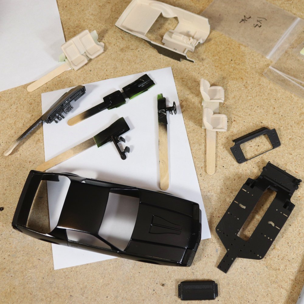 Make_It_RC's tweet image. One of my favorite parts of any build is painting. It&apos;s awesome to see the Camaro coming together. Painting the gold lower trim and applying the large decals around the bottom should be interesting. 🤞#rc #rcbuild #modelcar #scalerc