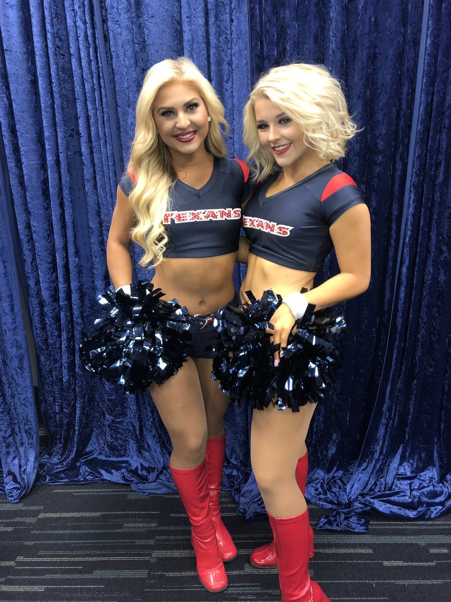 joshuaiancooper's tweet photo. Sending #WCW love to you gorgeous beauties @HTC_MadisonMi @HTC_AshleyG2 love y’all & these #DeepSteelBlue uniforms. 💙😘👩🏼👩🏼❤️🌹🌹 https://t.co/UXdJKPwJYa
