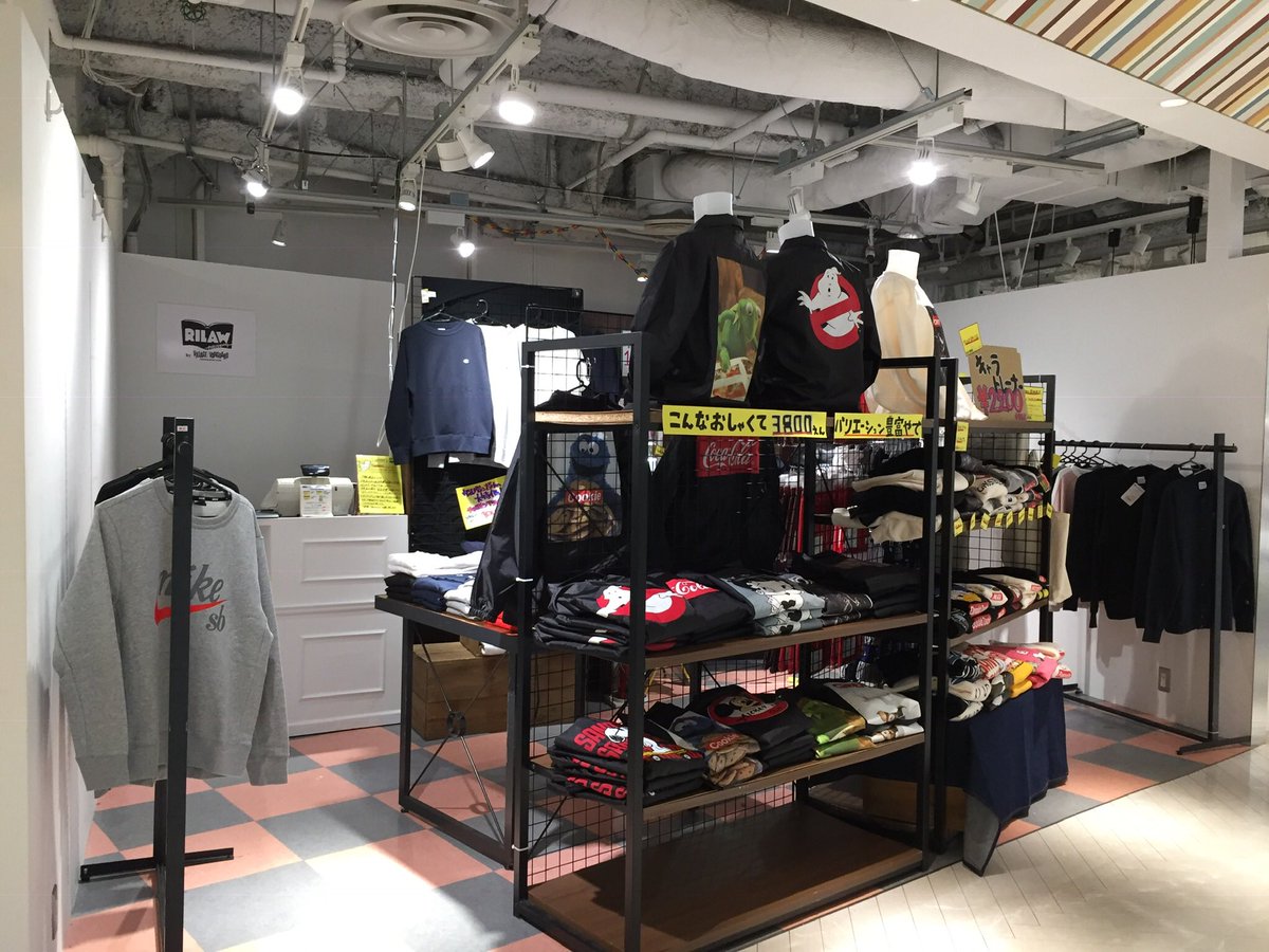 ヴィレッジヴァンガード池袋p Parcoポップアップストア おはようございます Pop Up Store 池袋parco P 館3f ただいま開店しました チャンピオンやオシャレなキャラクタージャケットなど沢山の商品が入荷しております 現品限りですので是非ゲットして