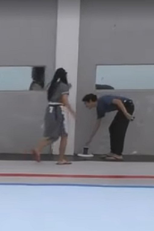 RiAhTwo's tweet photo. The second time Kaori accidentally hit Seth. [Screenshots and conversation below]

#SethRi
#KaoriOinuma
#SethFedelin https://t.co/gsGezbTIxW