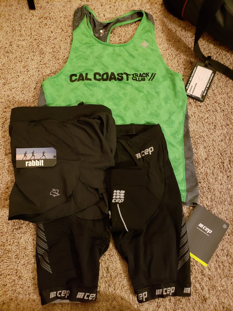 roserunning's tweet image. When I pack for my races I always start with my race gear. Next up @usatf xc club nationals this Saturday. #runinrabbit #cepcompression