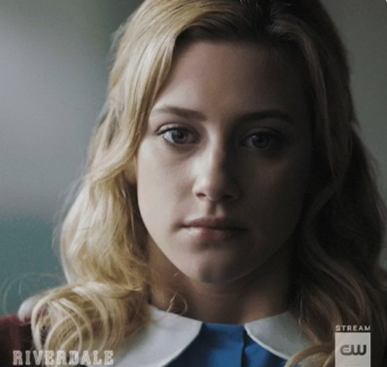 livspoet's tweet image. Desde o início da terceira temporada a Betty não tinha mais se automutilado e agora naquele inferno ela voltou a fazer isso MANO QUE ÓDIO DESSE LUGAR!

#Riverdale