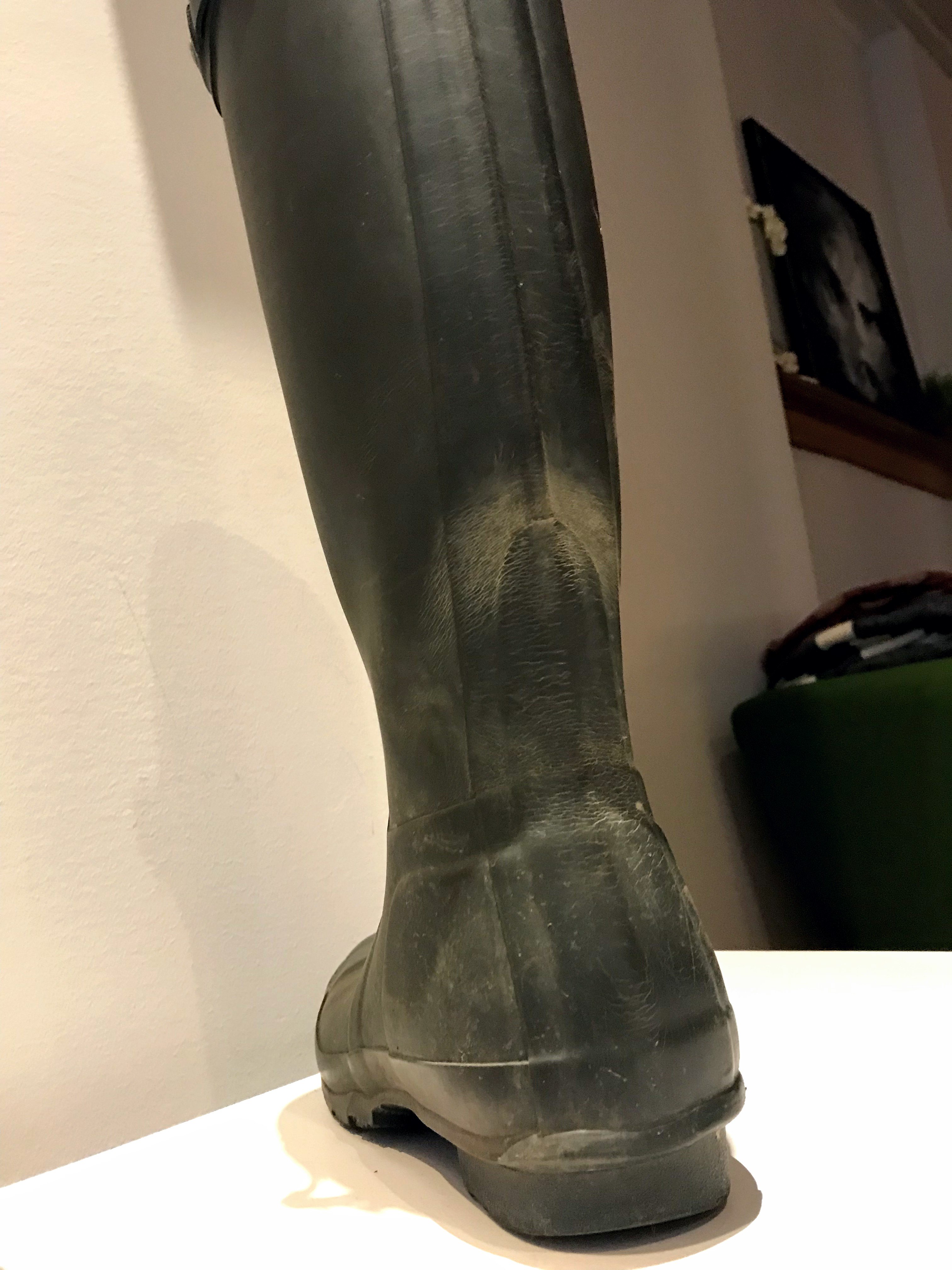 Hunter rain boots peeling discount
