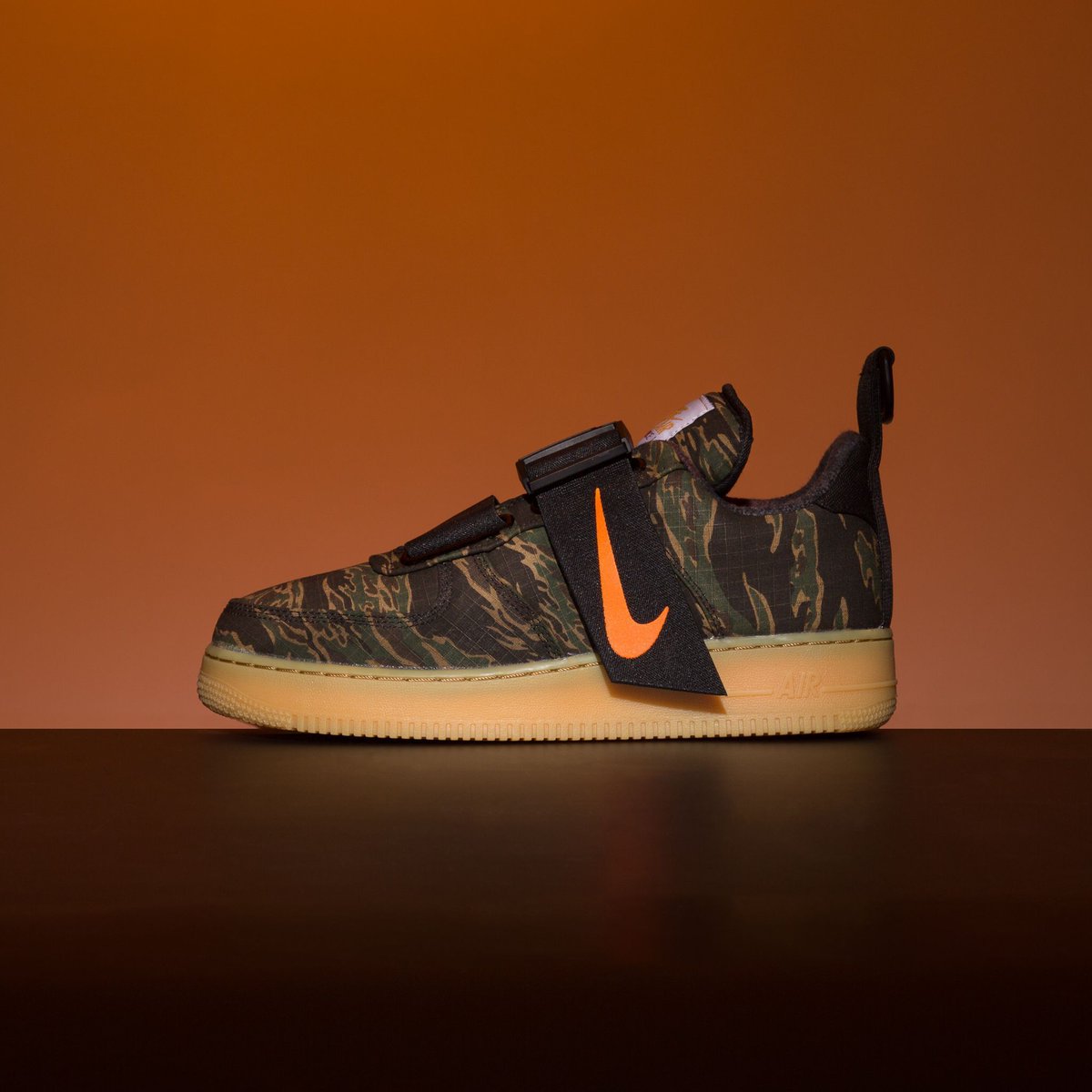 nike sportswear air force 1 utility low premium x carhartt wip