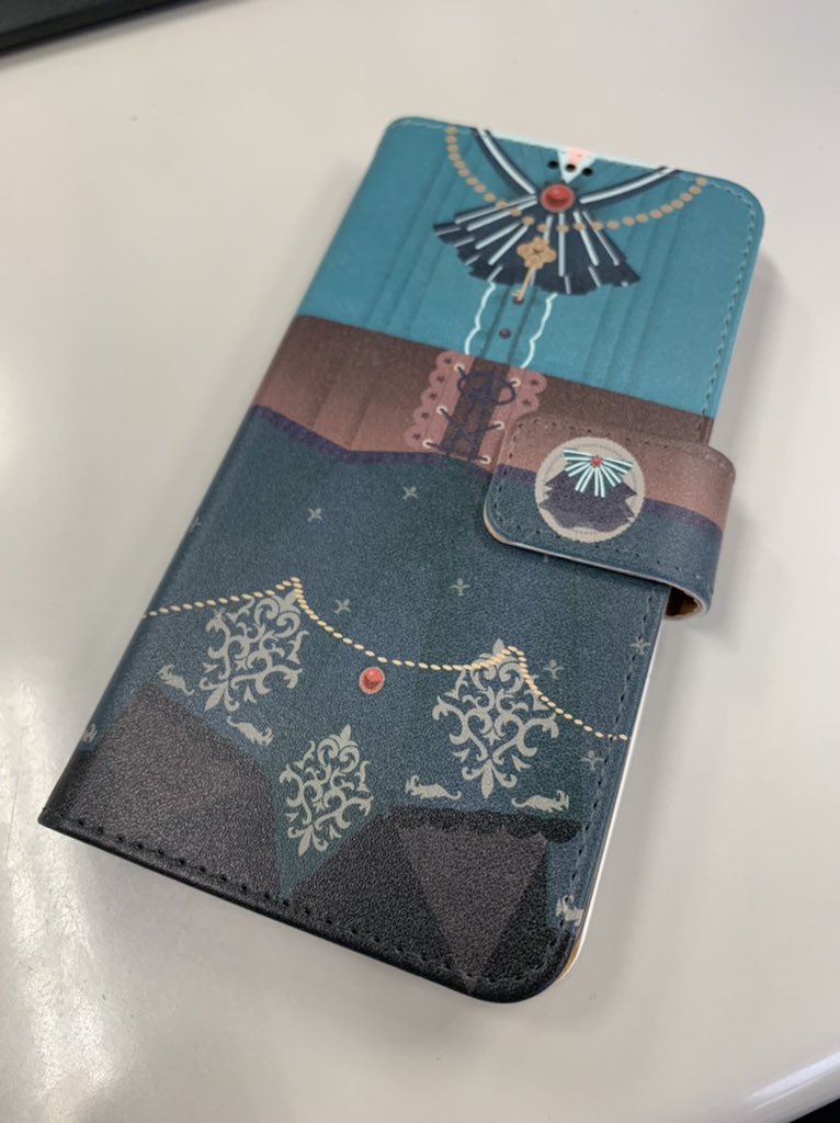 FaaToru3's tweet photo. 会社の後輩にお願いしたもりくぼスマホケース届いた https://t.co/rRHlhDL7Er