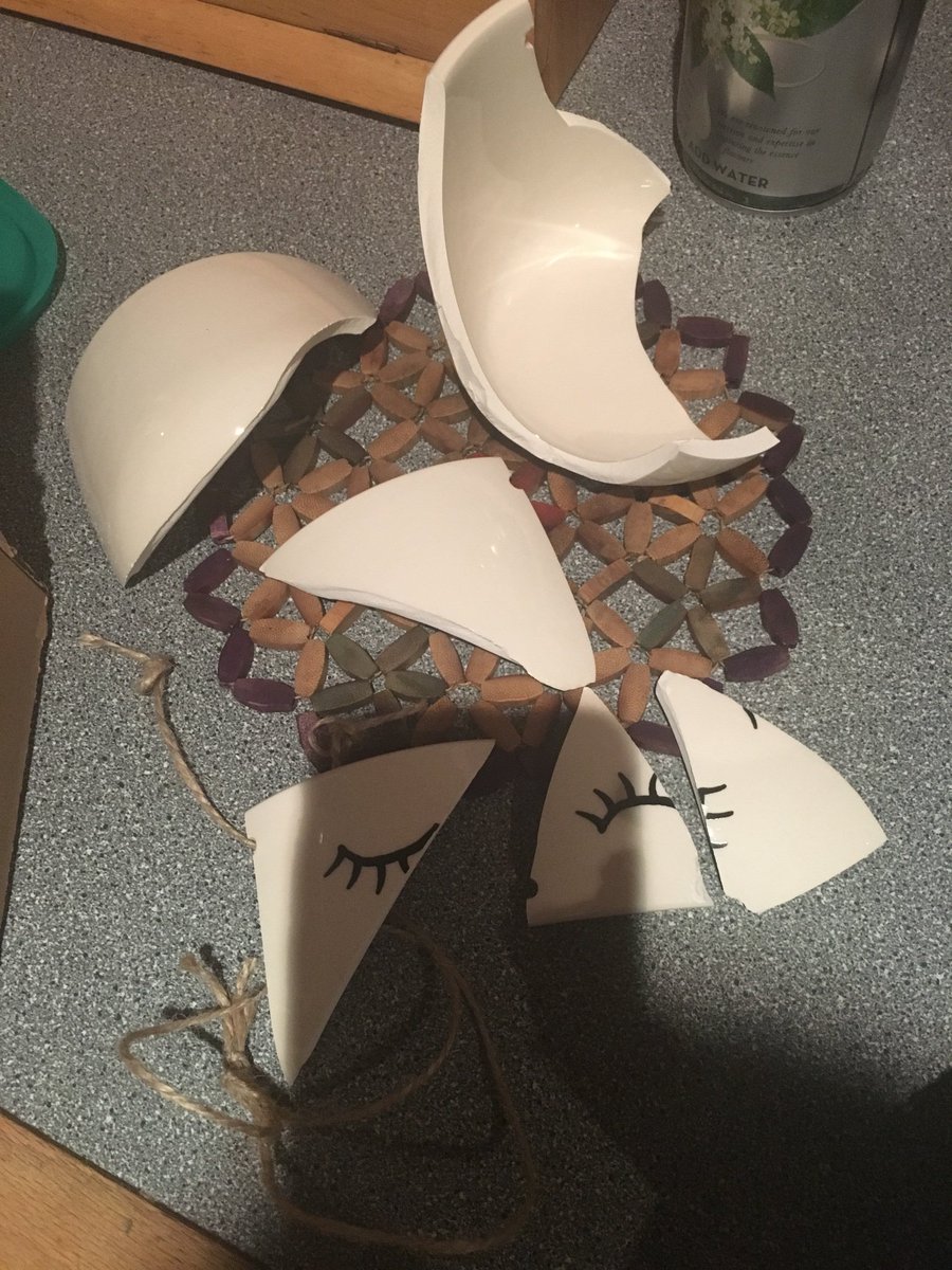 oeaton's tweet photo. @ASOS_HeretoHelp @ASOS my flowerpot has arrived in pieces. Please can you send a new one before Saturday? It’s gift! https://t.co/MHp61t1ghg