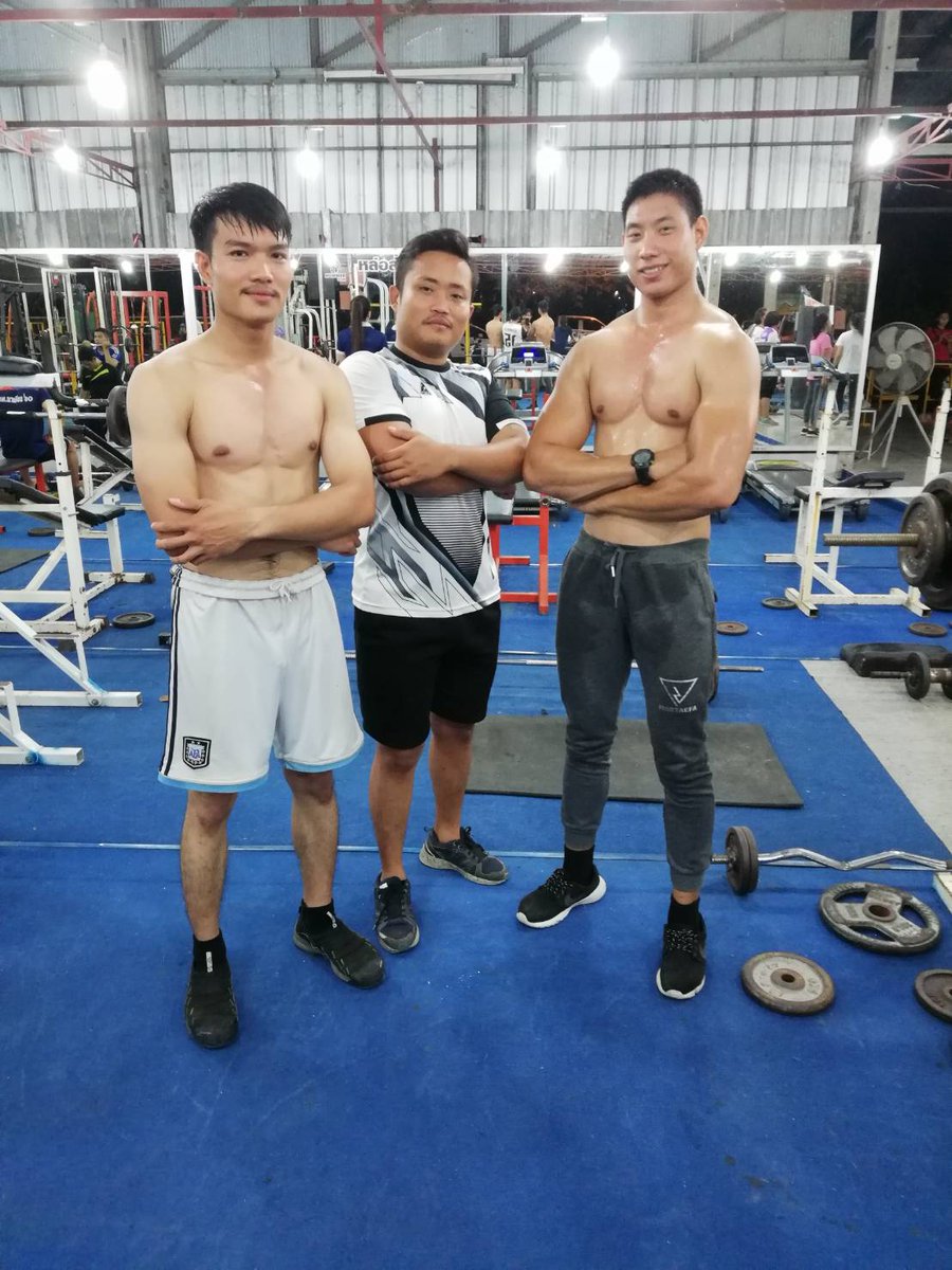 Chinkronzeed's tweet photo. เด็ดสุดในย่านนี้ล่ะ https://t.co/UBfeKL1lXQ