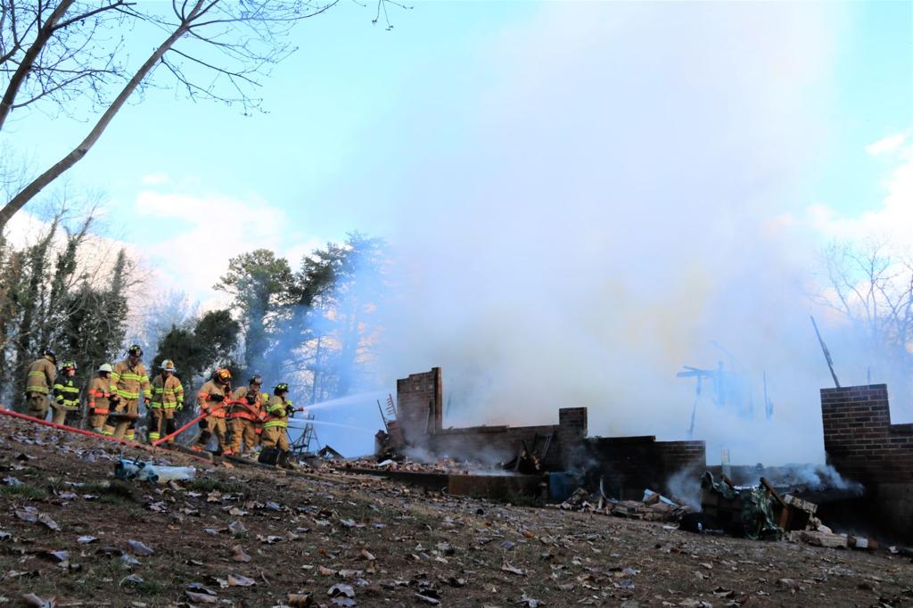 ncfirefighters's tweet photo. Valdese,NC**UPDATE**
4962 Lakeview Acres Drive 
home is a total loss; fire started
from a woodstove; no injuries. 
Valdese, @TripleCommunity 
@Drexelfire66 Lovelady, Salem, 
FDs responded; photos>@MorgantonNews 
Burke County #FireinNC https://t.co/sd8KUHTx6C