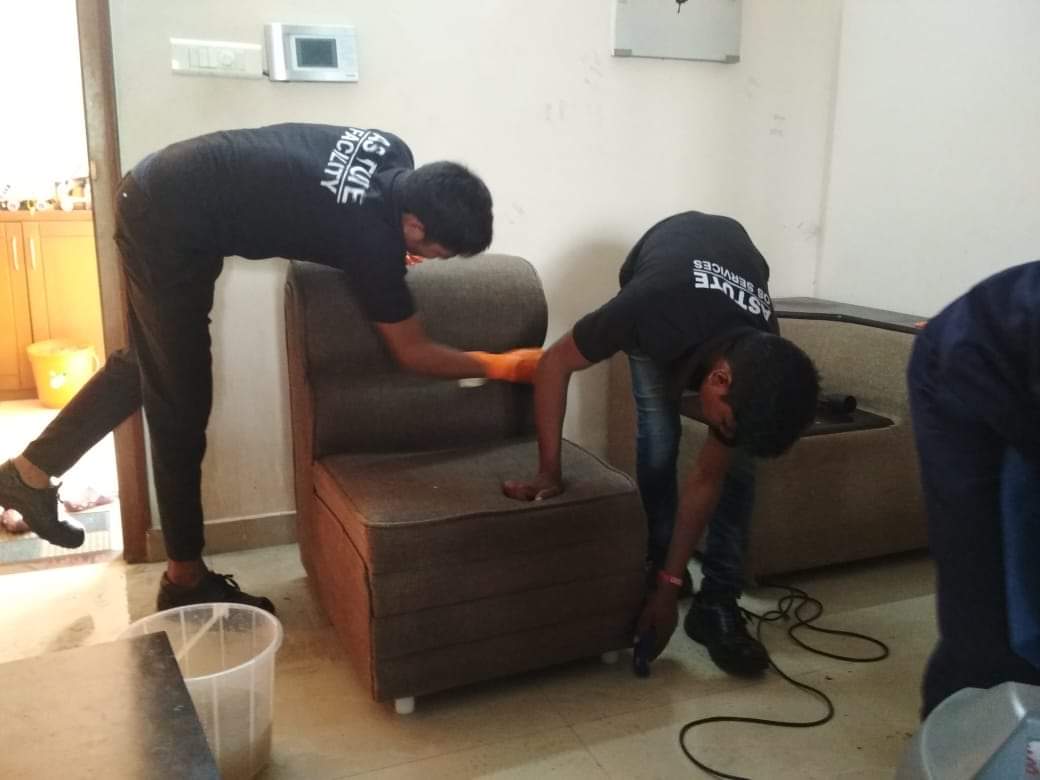 OnTimeLiveEasy's tweet photo. Not happy with the look of your sofa at home? 

Dial 1800-102-7391 

 #Mumbai #Delhi #Gurugram #Noida and #Kochi

#OnDemandHomeServices #Painting #carpentry #plumbing #interiordesign #house #car #living #cleaning #carpet #upholstery #carwash #pest #cockroaches #mosquitoes #ac https://t.co/Nu2yNF0fGC