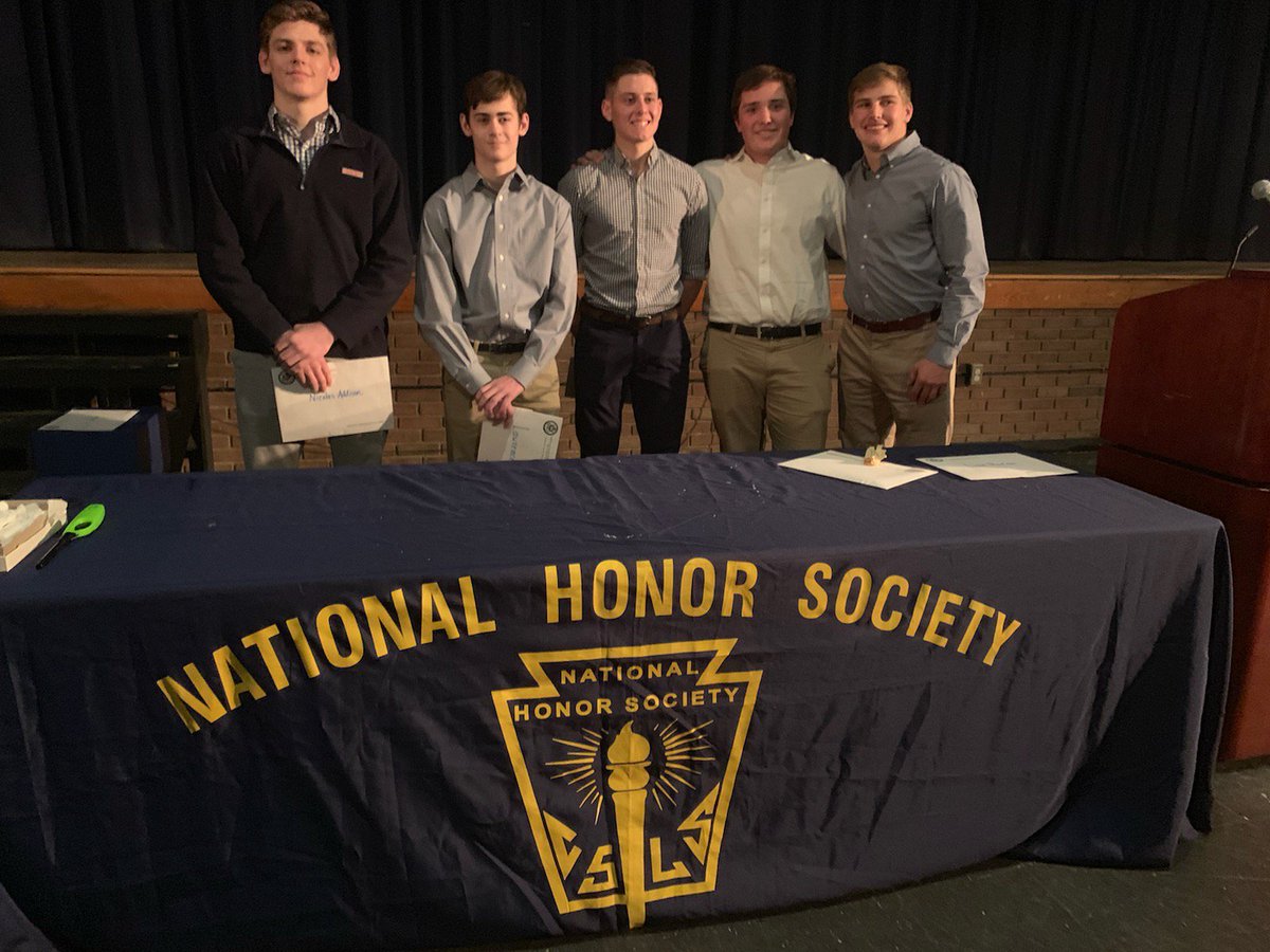 The Bulldog Wrestling family is super proud of our Student Athletes' success in the classroom. Sr Nick Addison and Jrs Tristan Izzo, Mike Ponenti, James Greeley, Liam Horan, and Jack Nolan (M A.S.T.) were selected for the National Honors Society. Congrats! #SetTheBar