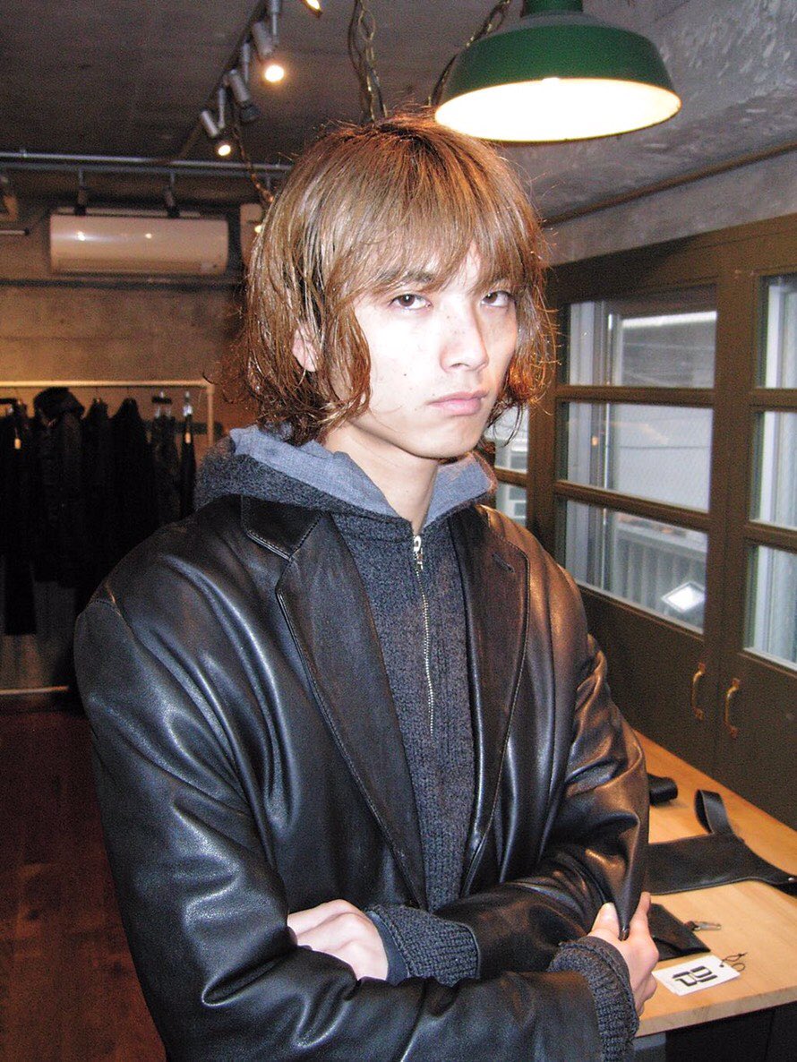 sullentokyo's tweet photo. ONLINE UPDATED 
outer: #commedesgarconshomme WESTERN JACKET
outer2: #jeanpaulgaultier  LEATHER COAT
inner: #miumiu HALF ZIP FOODIE
pants: #pihakapi 
https://t.co/MfAA9FK1na https://t.co/g1VsbfQU23